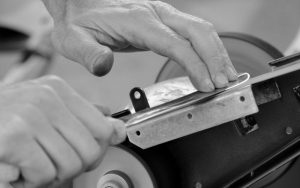 Lee más sobre el artículo ¿Cómo afilar correctamente tus cuchillos en casa?