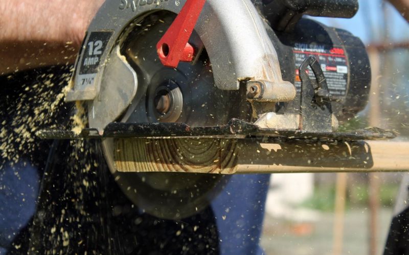 Lee más sobre el artículo ¿Cómo evitar accidentes al usar herramientas de corte?