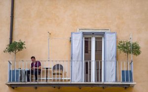 Lee más sobre el artículo ¿Cómo impermeabilizar tu terraza y evitar las goteras?