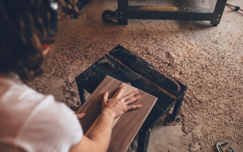 Lee más sobre el artículo 5 formas de obtener ingresos desde casa fabricando muebles modulares para espacios pequeños