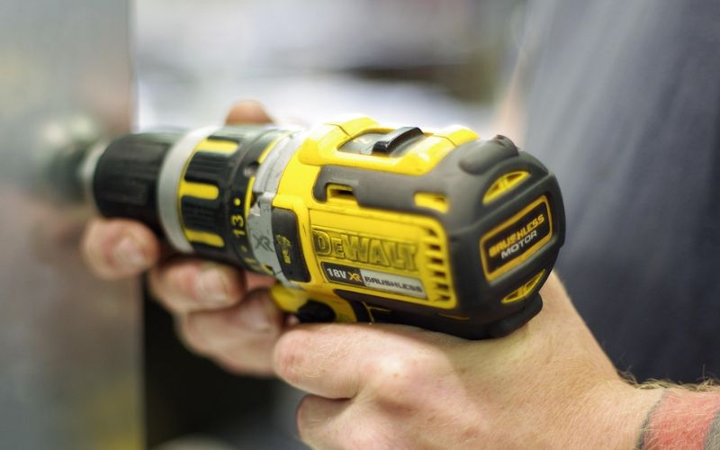 Lee más sobre el artículo 10 herramientas imprescindibles para todo aficionado al bricolaje