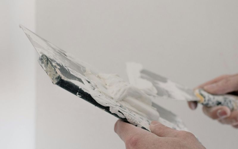 Lee más sobre el artículo Técnicas básicas para aplicar masilla en paredes como un profesional